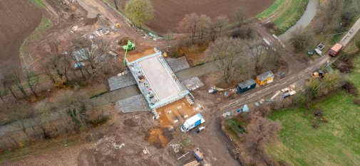 Perspective on the Lommersum Bridge in Weilerswist: The waterproofing work on the new Lommersum Bridge in Weilerswist took place on 8 December 2021 from 9:45 am to 5:00 pm.